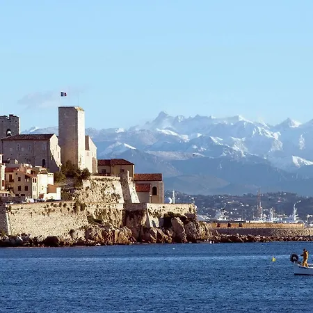 Holiday * Antibes